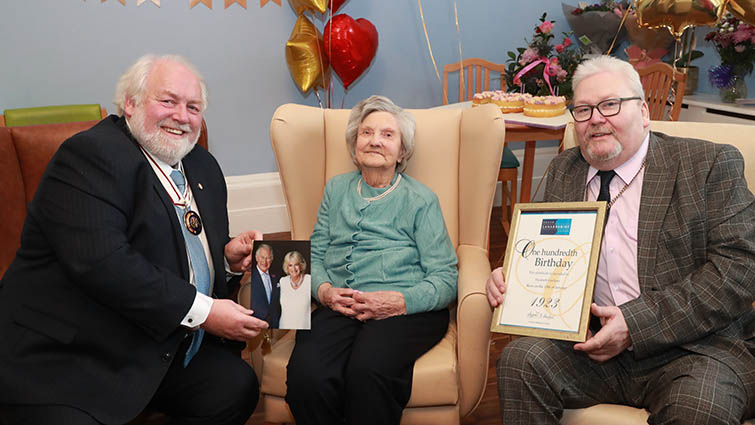 100TH BIRTHDAY CELEBRATION – ELIZABETH PATERSON